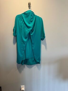 Zenana Outfitters Teal Open-Back Short Sleeve Top